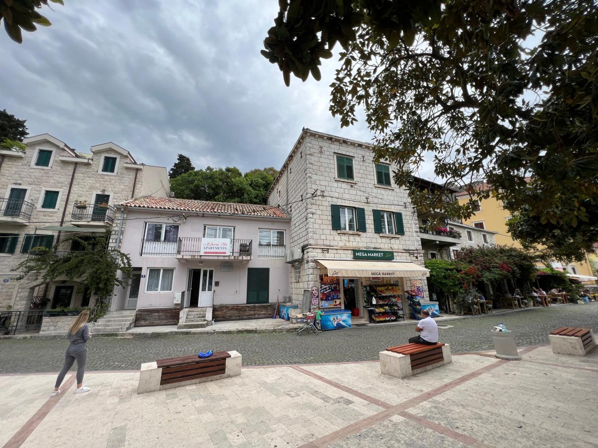 Apartments Astoria Hn Herceg Novi Exterior foto